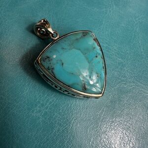 THAI sterling silver turquoise triangular pendant